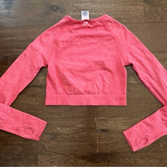 GYMSHARK- vital crop top, red, size small-EUC - Picture 10 of 10